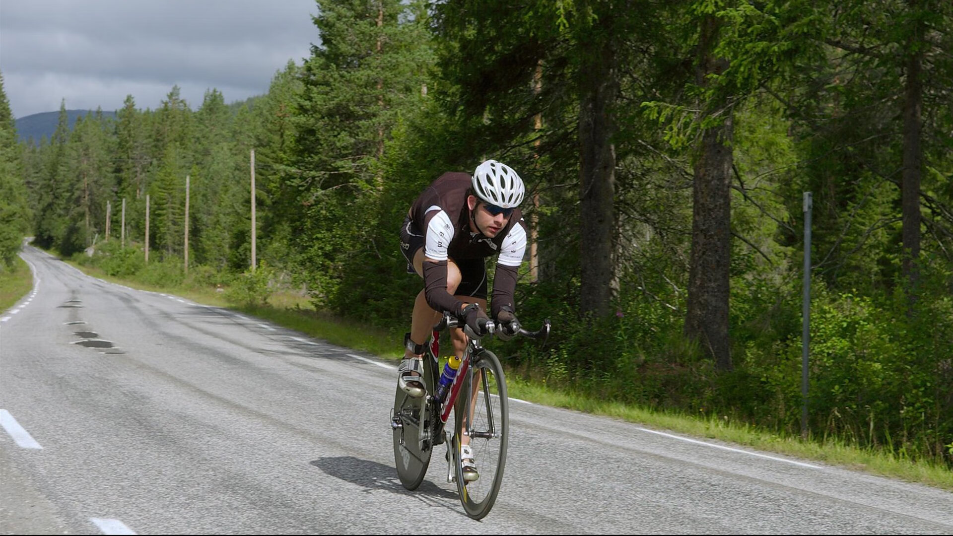 运动员伤病恢复案例分享促进康复知识传播，运动员伤病后恢复训练