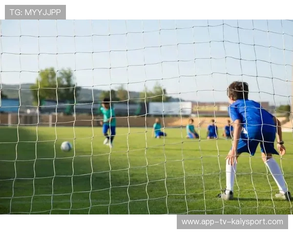 国足球队战术配合训练，国足技战术